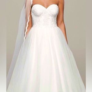 David’s bridal size 4 ivory wedding gown